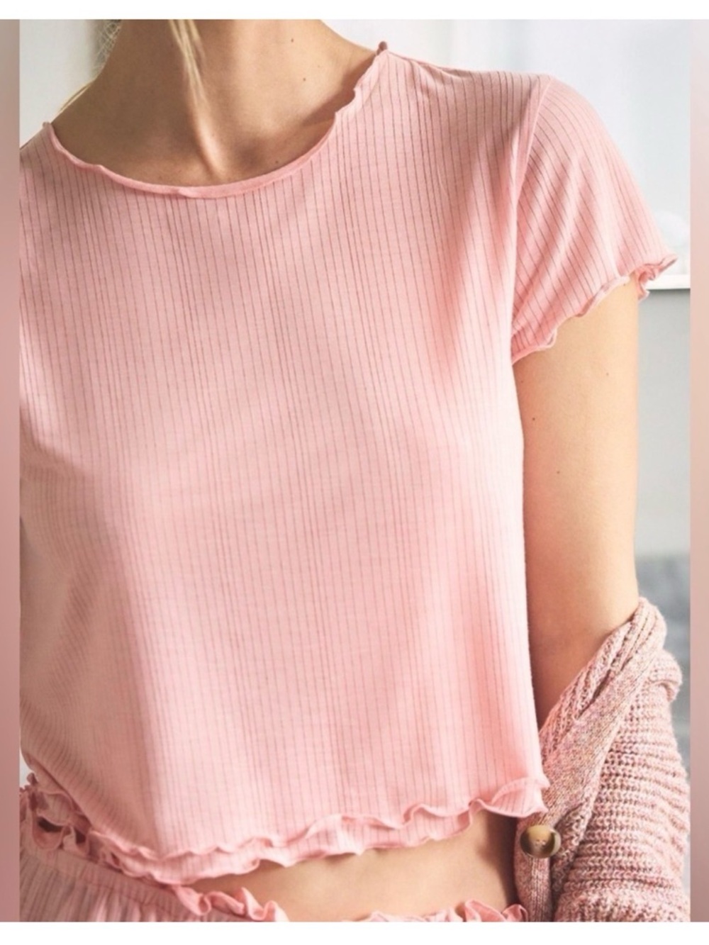 ANTHROPOLOGIE Women's Ribbed Rose Pink Lettuce-Edge Soft Crop Top MEDIUM - Picture 3 of 3